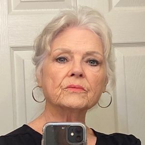 Meet your Posher, Beverly